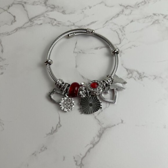 460 Red Hello Kitty Bracelet cute - Picture 5 of 5